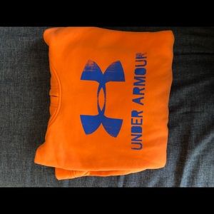 Under Armor sweatshirt
